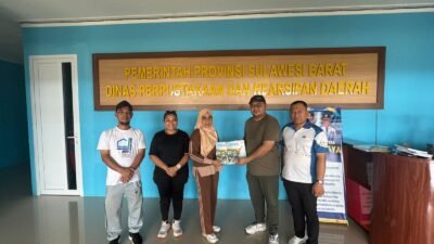 DPMPTSP Sulbar Serahkan Investment Guide Book 